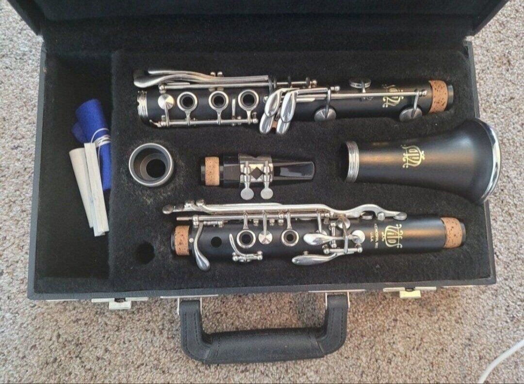Vito Clarinet with Warranty