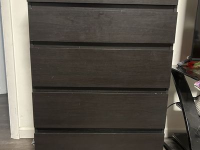 5 Drawer Dresser and Night stand