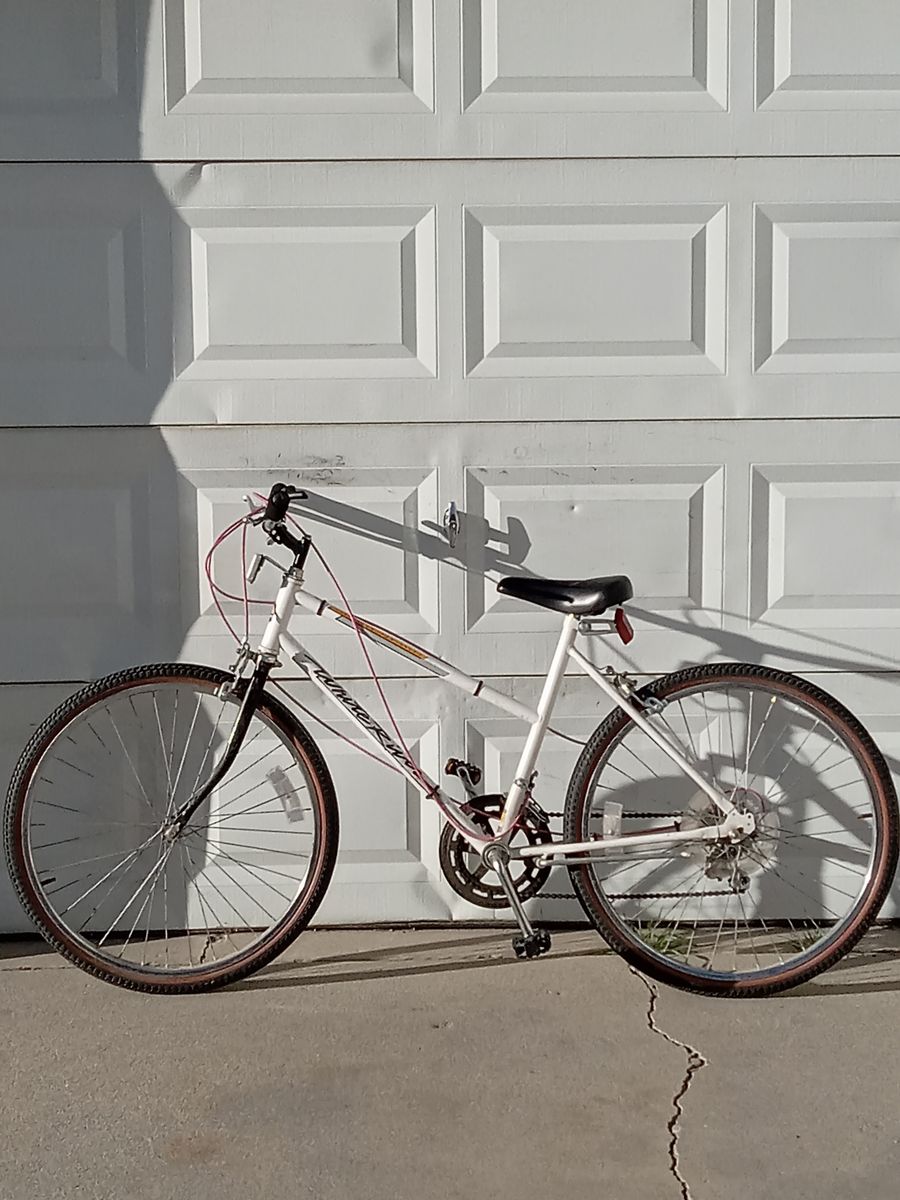 26' Huffy White River .10 Speed .White