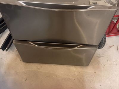 2 Pedestal for washers and dryers