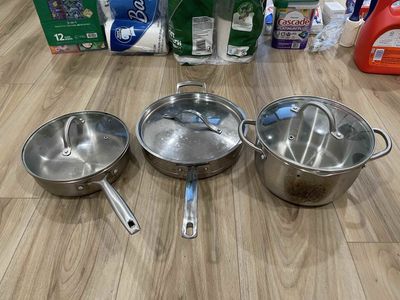 Large Stainless Steel Cookware Set with Lids – $10 – Pickup Only