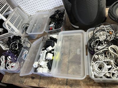 Device Phone Chargers Android Apple iPhone USB-C Charging Bricks