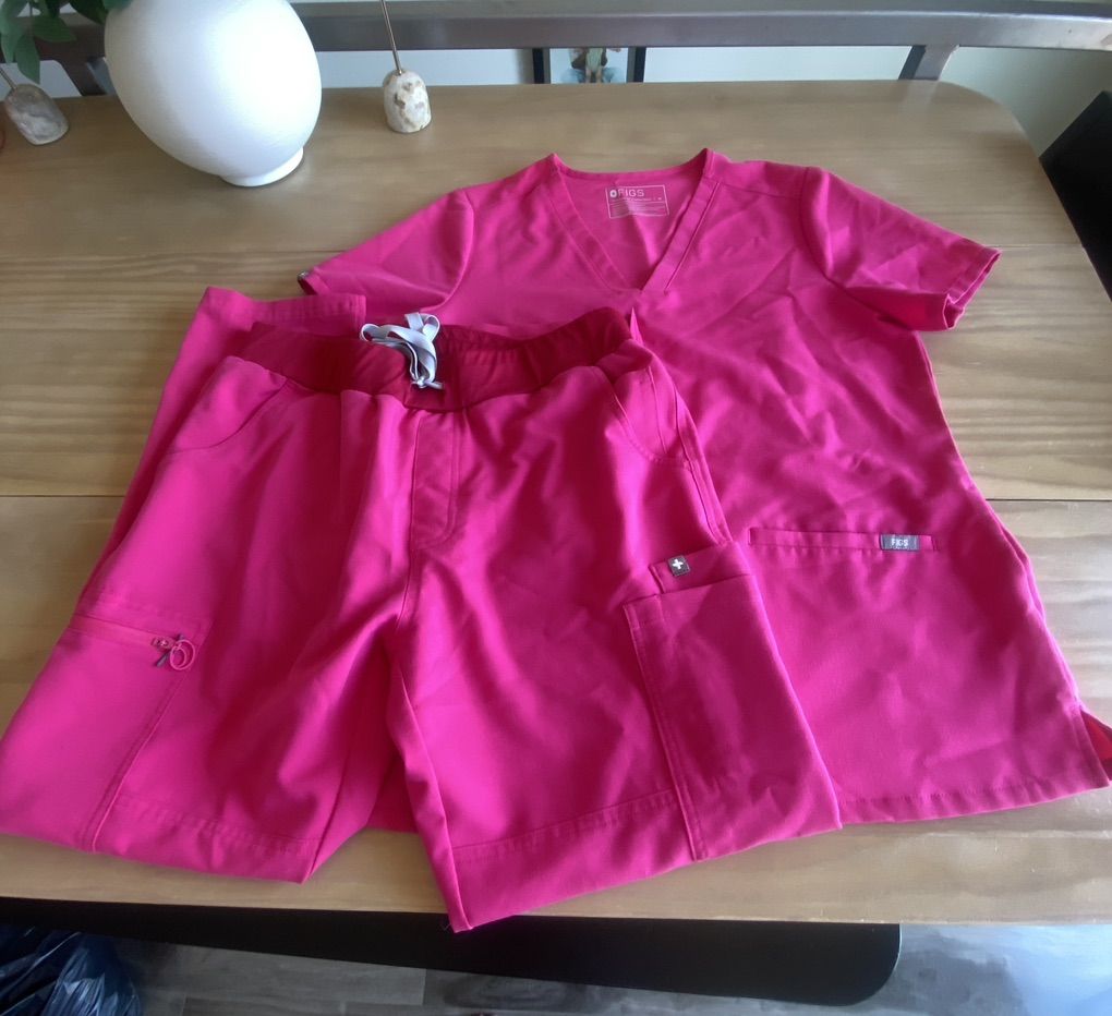 FIGS Scrubs Med Top W Med/Petite Pants Sets