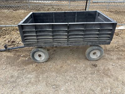 Rubbermaid Commercial Products Heavy Duty Poly Utility Farm Cart Wagon