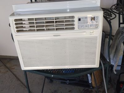 Window air conditioner by Daewoo