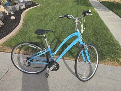 Giant Sedona Women's Comfort Hybrid Bike - Light Blue
