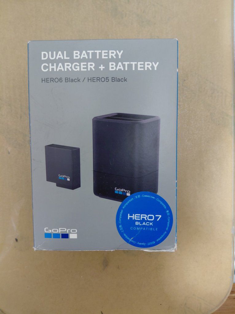 GoPro Dual Battery Charger + Battery for HERO5/6/7 Black