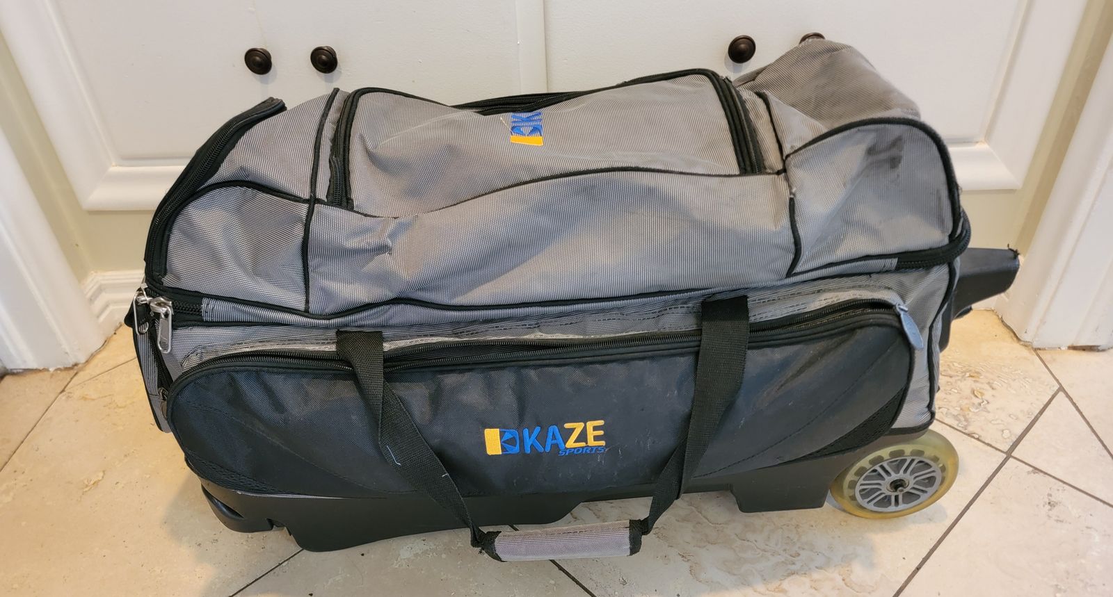 Used  KAZE SPORT 3 Ball Bowling Roller