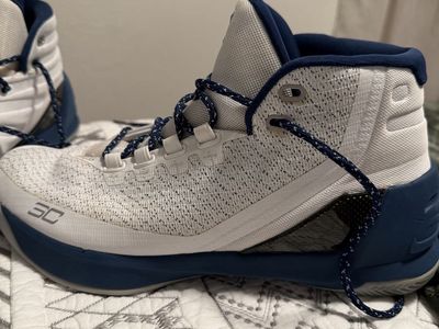 Under Armour Curry Basketball Shoes (Size 9.5)