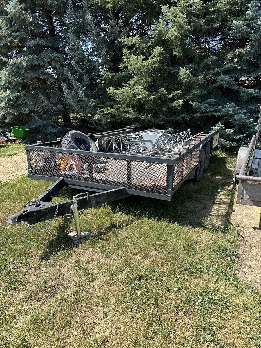 Flat bed trailer