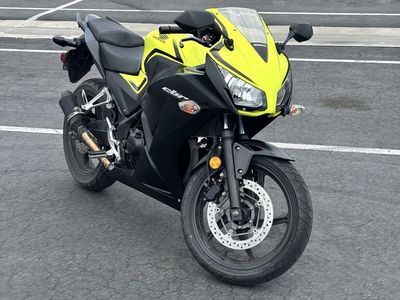 2016 Honda CBR300R
