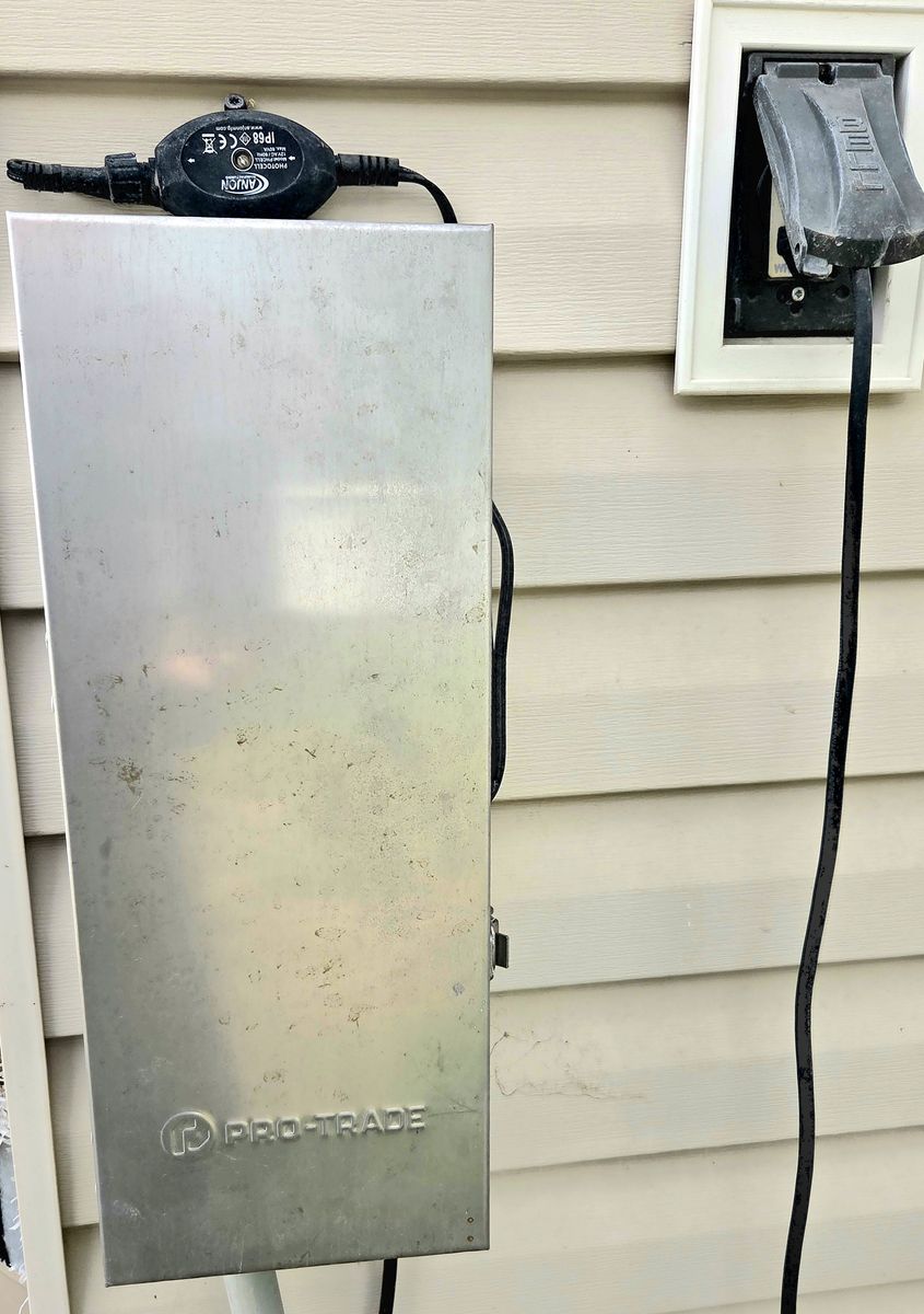ProTrade Outdoor Lighting Transformer w/Photocell + Timer