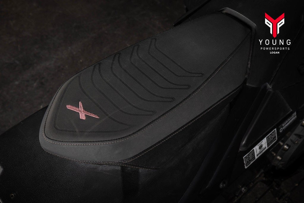 2022 Ski-Doo Summit® X® 850 E-TEC® 165 MS PowderMax L. 3.0 H.ALT Black