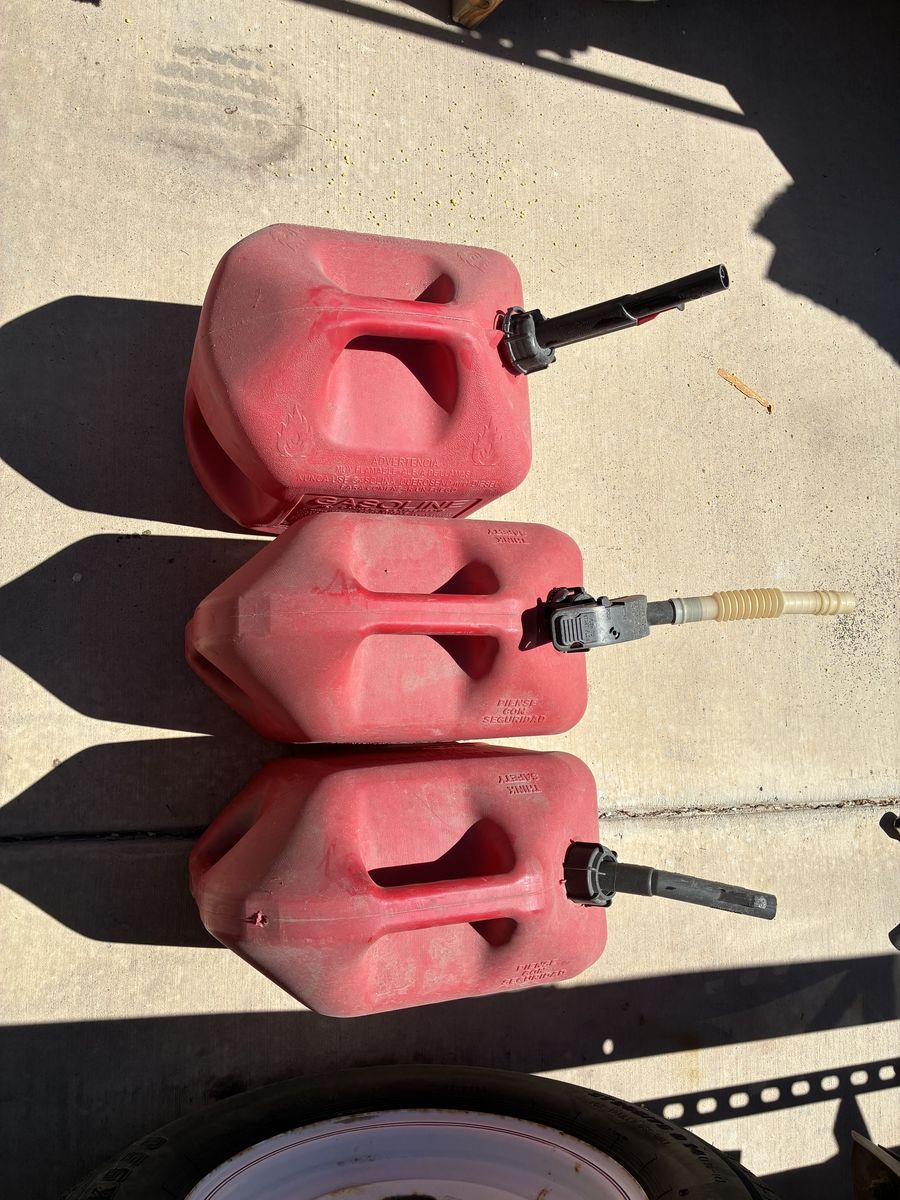 5 gallon gas cans