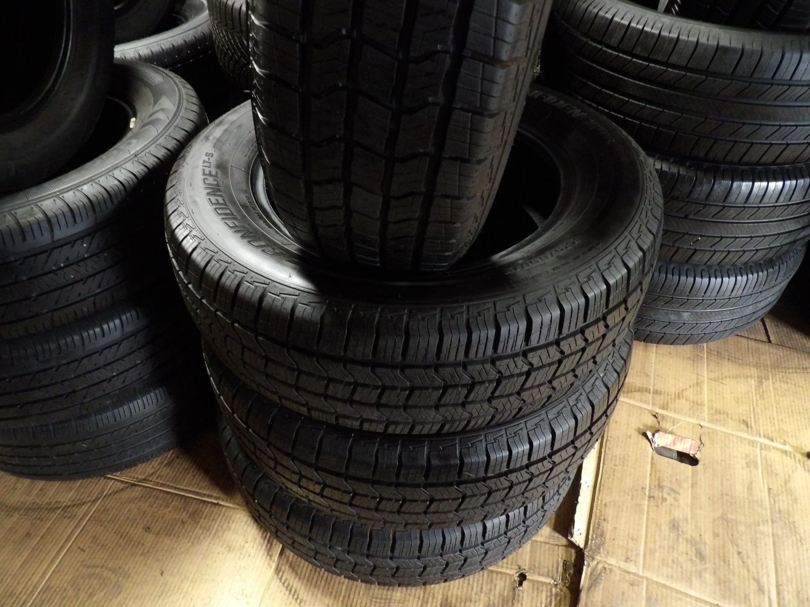 225/65R17 CALDERA CONFIDANCE ALL SEASON SET OF USED TIRES 