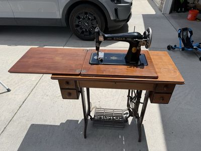 Singer Sewing Machine