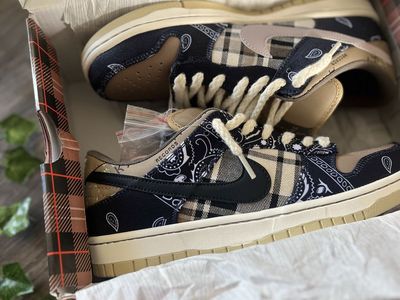 travis Scott SB dunks