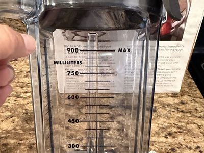 Vitamix 32 oz Dry Grains Container Blender Pitcher with Lid