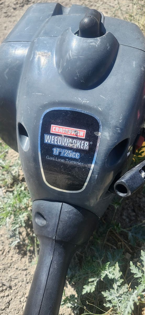 Craftsman Weedwacker 17"/25cc Gas Line Trimmer