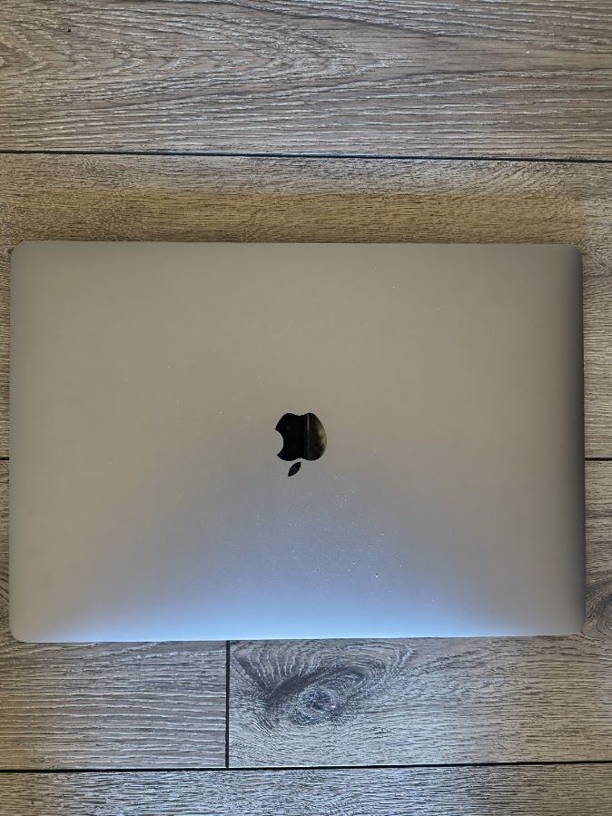 macbook pro i7 16 gig ram