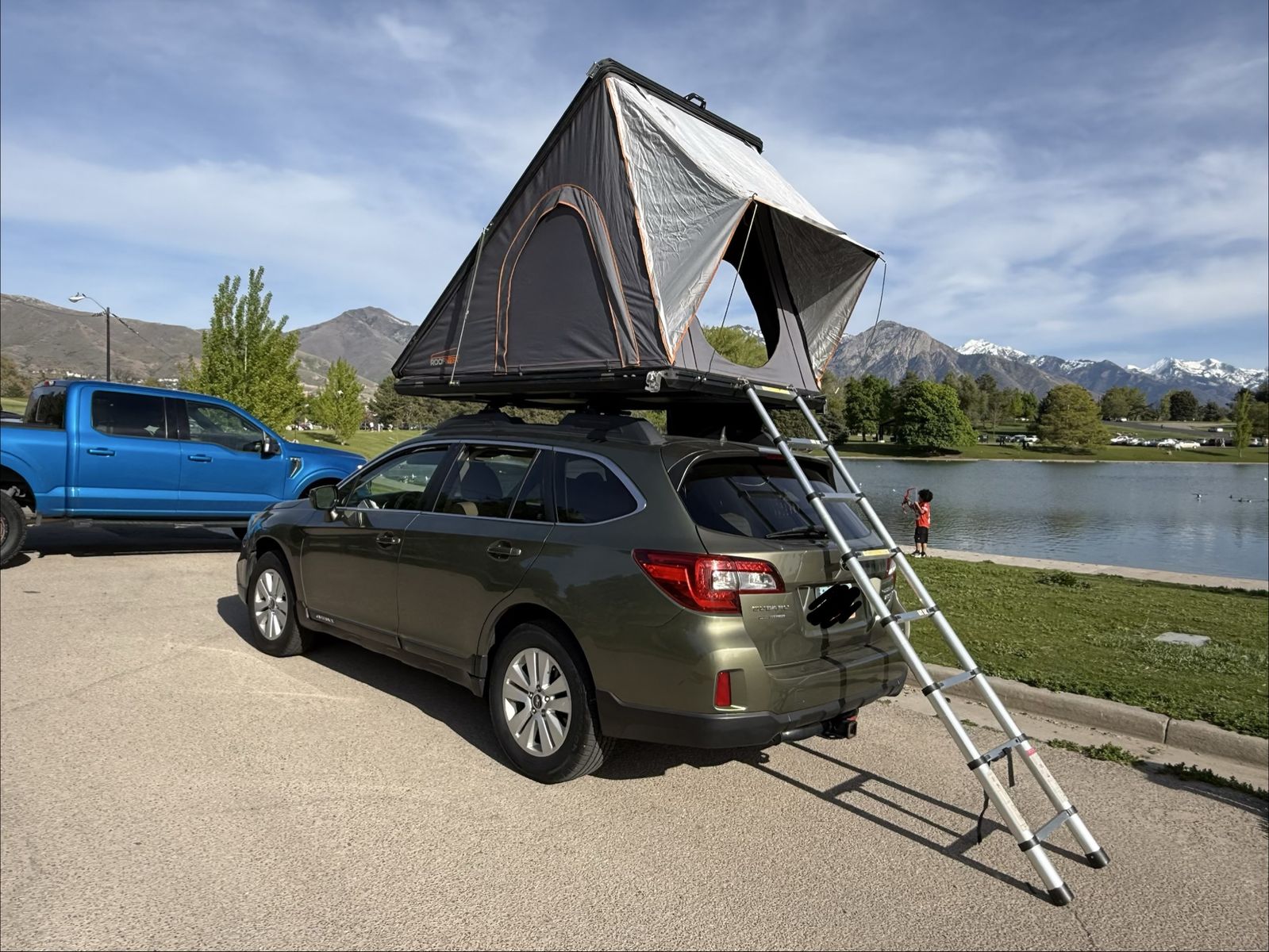Roofnest Falcon 2 - Clamshell Low Profile Rooftop Tent - Good Condition - Sleeps 2