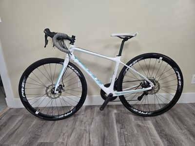 Liv Avail Advanced 1 Women's Carbon Road Bike - White/Teal/Silver, Disc Brakes, Ultegra Components, Size XS