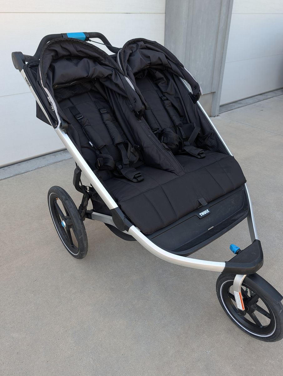 Thule Urban Glide 2 Double Jogging Stroller – Very Good Condition