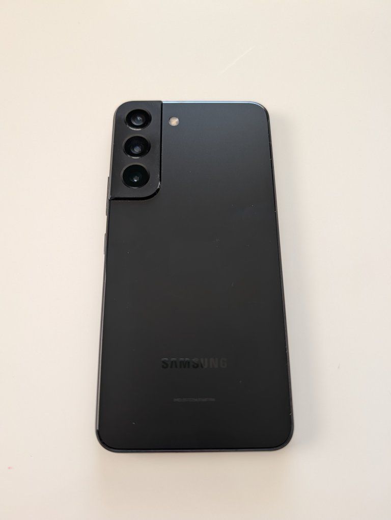 Samsung Galaxy S22 128GB (unlocked)