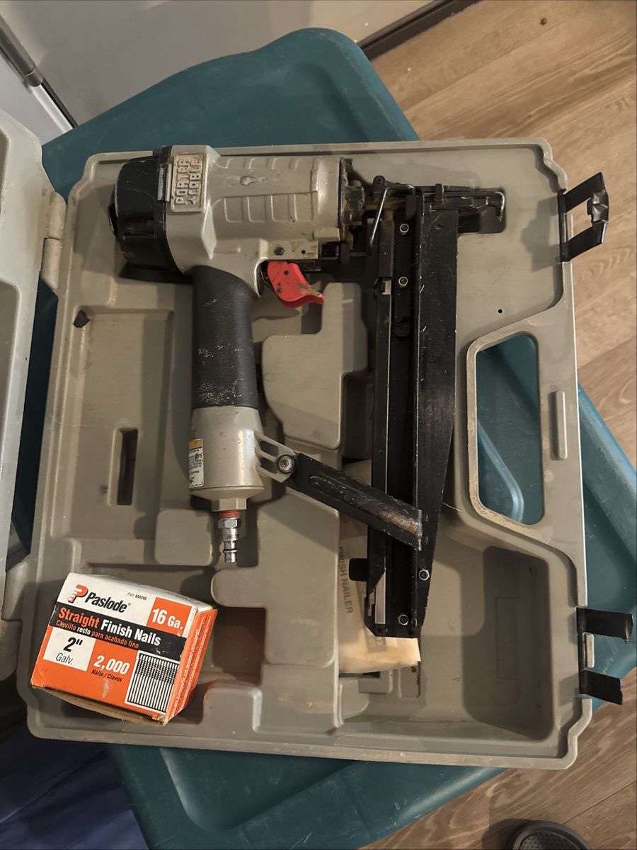 Porter Cable 16-Gauge Finish Nailer with Case and Nails