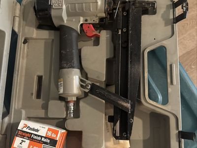 Porter Cable 16-Gauge Finish Nailer with Case and Nails