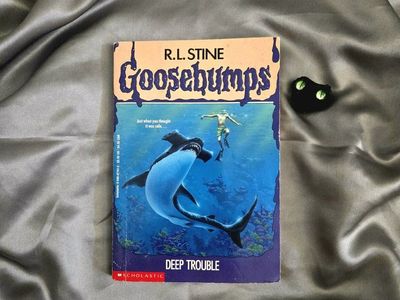 Goosebumps #19: Deep Trouble by R.L. Stine - Vintage Scholastic Fiction Paperback Book