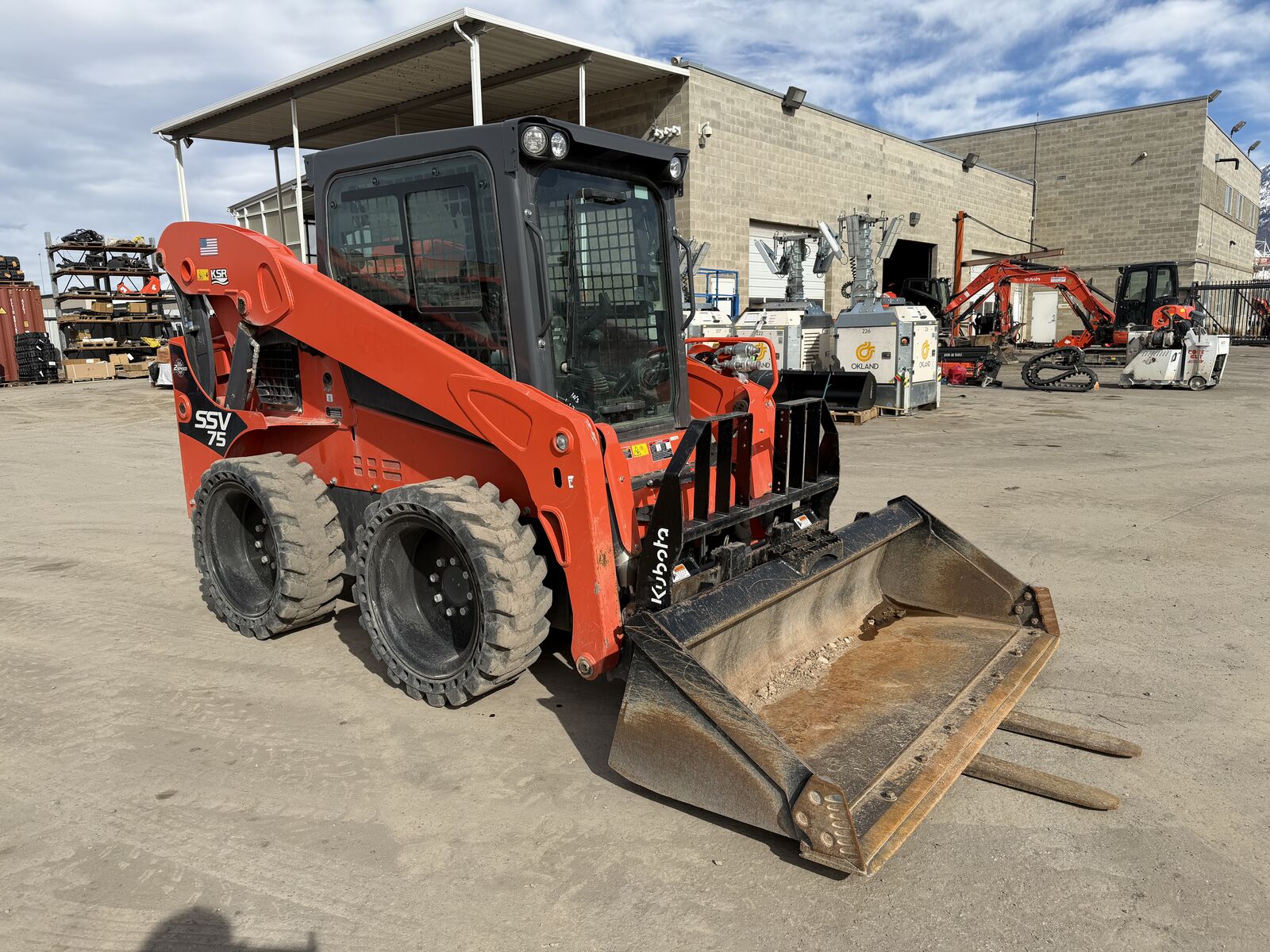 2022 KUBOTA SSV75PHRC