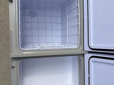 Electric cooler fridge freezer