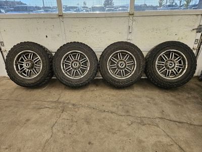 33x12.50R18 LT 6x5.5 or 6x139.7 chevy or gmc 6 lugs