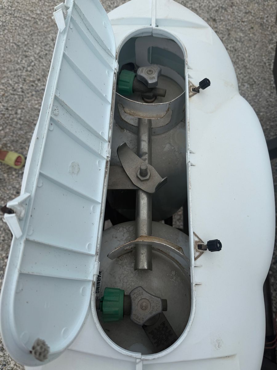 Main image 3