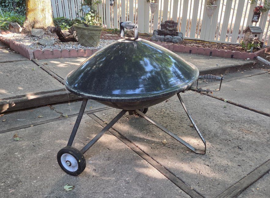 Whalen Black Kettle Charcoal Grill with Rolling Wheels