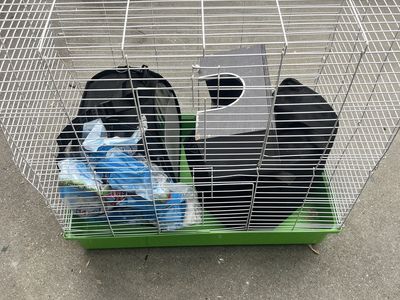 Large Green and White Wire Pet Cage with Accessories