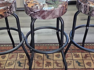 Real Tree Camo Cushioned Bar Stools
