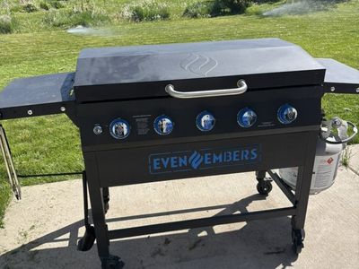 Even Embers 5-Burner Flat-Top Griddle