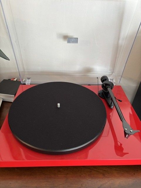 Used and loved Pro-Ject turntable