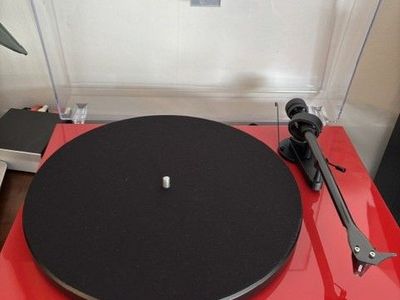 Used and loved Pro-Ject turntable