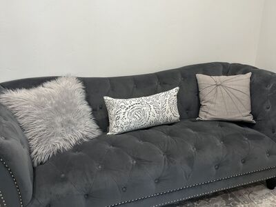 Elegant Tufted Gray Sofa – Excellent Condition