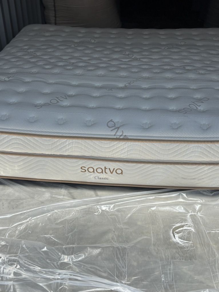 Saatva Classic 14.5 Cali King Mattress