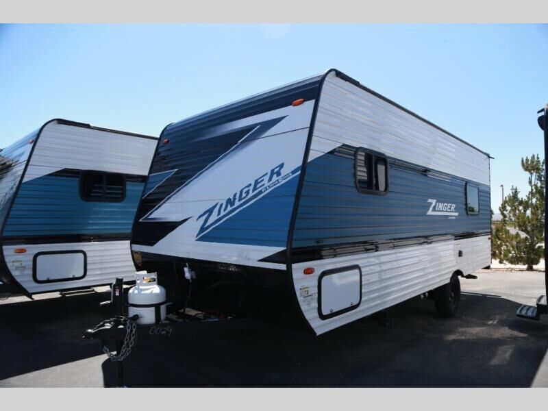New 2025 CrossRoads RV Zinger Lightweight Travel Trailer with Triple Bunks & Queen Bed (18QB)