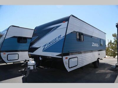 New 2025 CrossRoads RV Zinger Lightweight Travel Trailer with Triple Bunks & Queen Bed (18QB)