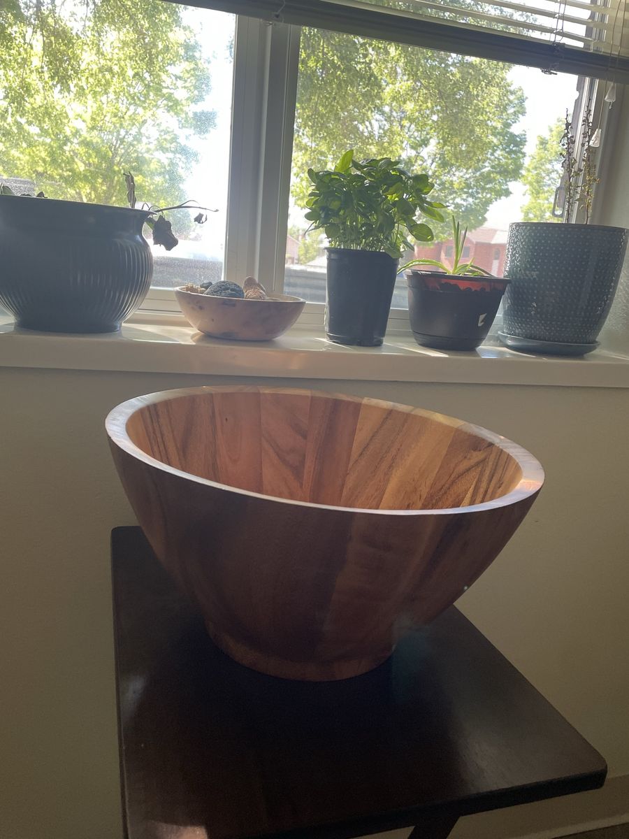 Stunning Large Handcrafted Wooden Serving Bowl - Natural Grain