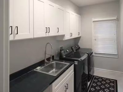 Solid Wood Ready to Assemble Shaker 2 Door Wall Kitchen Cabinets