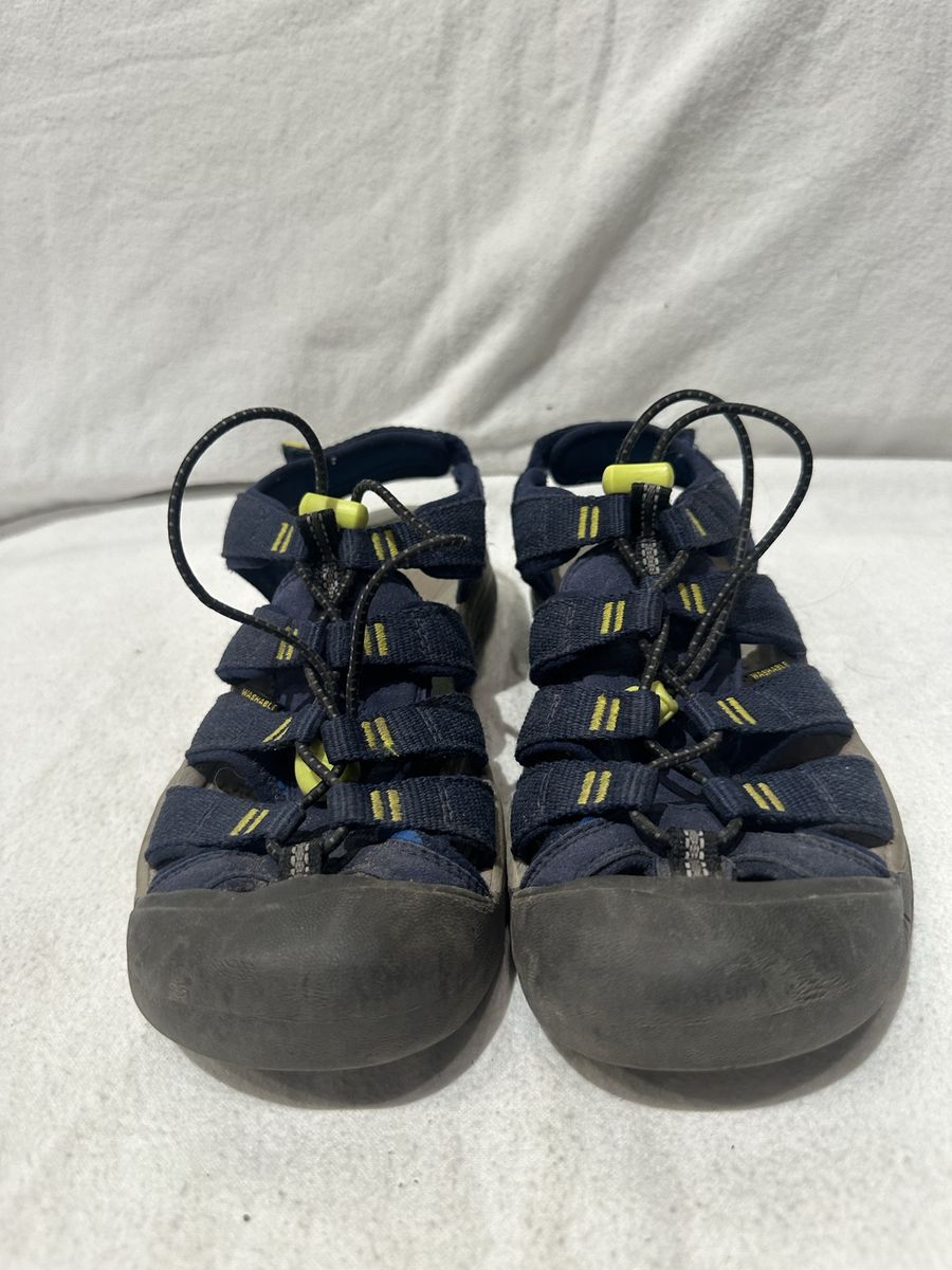 Keen youth size 3, navy washable, hiking sandals