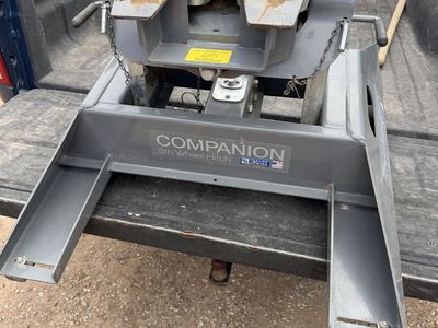 B&W 5th wheel companion hitch