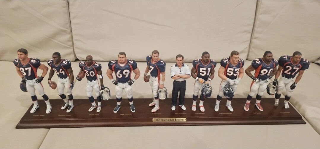 1998 Denver Broncos Super Bowl Team Statue